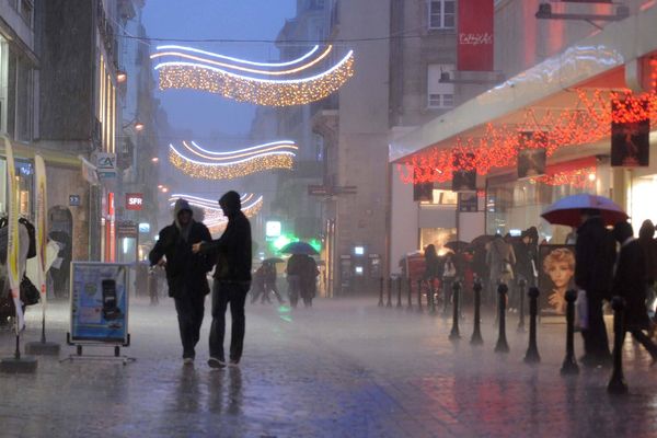 Nantes, Noël sous la pluie