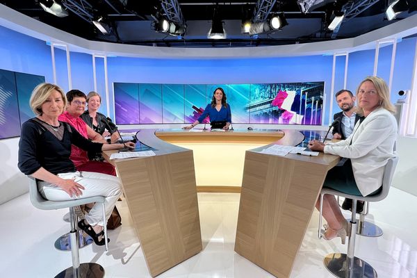 Débat entre les candidates et candidats aux élections législatives de 2022 dans la première circonscription de la Haute-Marne.