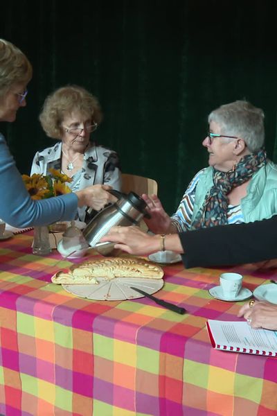 Certains membres du théâtre de Durrenbach en pleine répétition