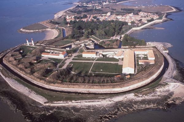 Selon l'ARS, une dizaine de cas positif de Covid aurait été détectée sur l'île d'Aix.