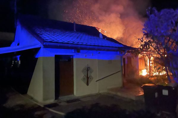 La maison était totalement embrasée à l'arrivée des secours