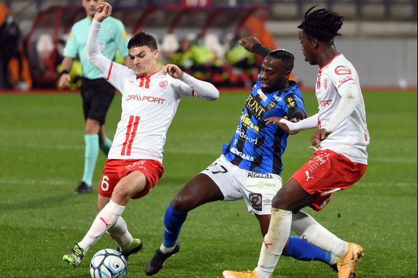 Le FC Chambly parvient à décrocher le nul (3-3) face à Nancy lors de la 17e journée de Ligue 2 mardi 22 décembre 2020.