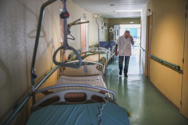 Le service des urgences du centre hospitalier de Vienne, en Isère, en novembre 2023.