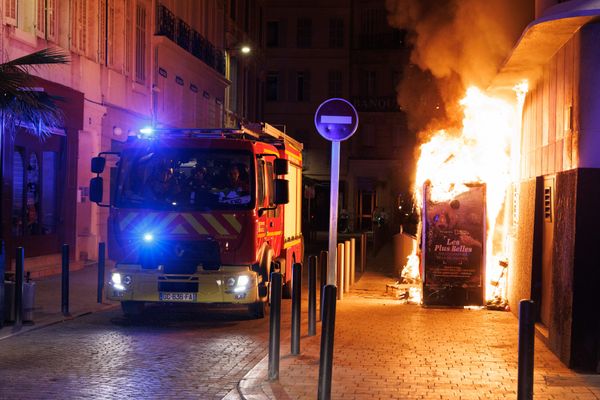 Des incendies ont éclaté dans le centre-ville de Marseille le jeudi 29 juin 2023 à la suite de la mort de Nahel à Nanterre.