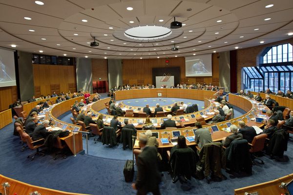 Le conseil général du Pas-de-Calais lors du vote du budget en décembre 2012.