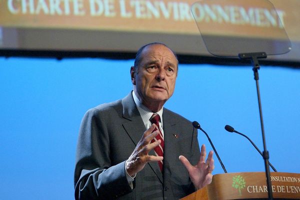 Jacques Chirac à Nantes le 29 janvier 2003, lors des assises territoriales de la charte de l'environnement.