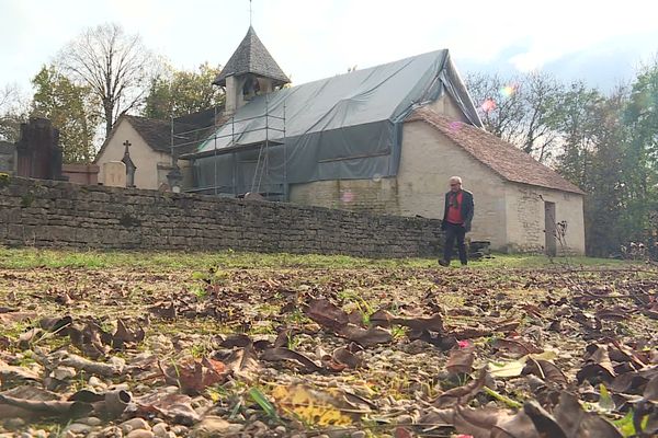 En 2019, l'église Saint-Ambroise du petit village de Busserotte-et-Montenaille (Côte-d'Or) était sélectionnée par le loto du patrimoine