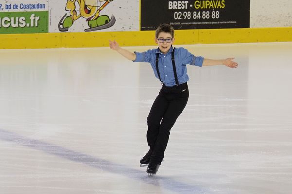 Dimitri pendant son programme de danse sur glace imposé pendant la coupe interrégionale à Brest