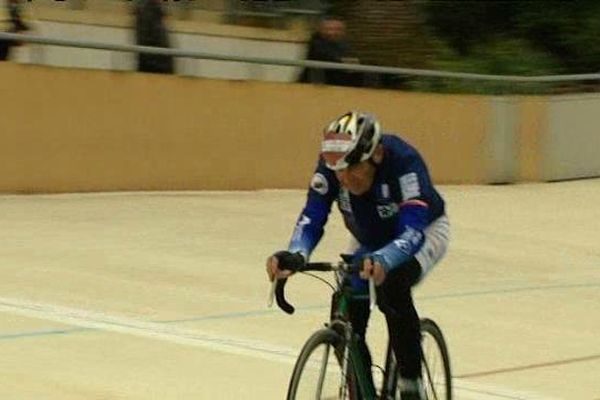 Jean-Claude Le Bourhis établi le record sur piste des transplantés du cœur sur le vélodrome de Montargis