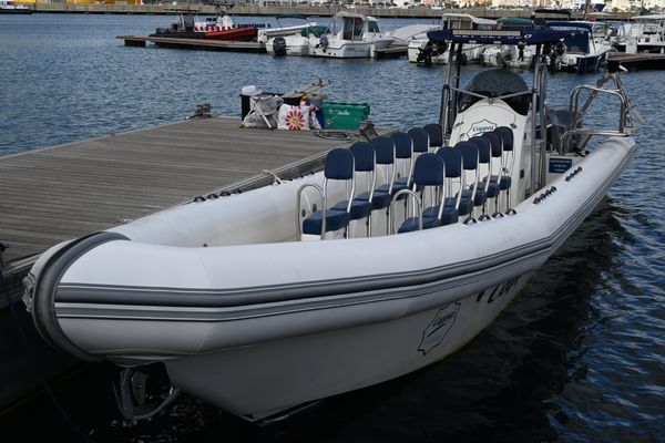 Après le vol d'un bateau à Dieppe, une course-poursuite entre le voleurs et les policiers s'est terminée sur l'A28. Un policier a été blessé.