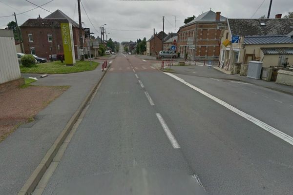 La collision s'est produite à Sars-Poterie, à l'intersection de la D962 et de la D80.