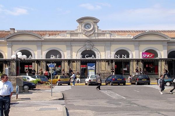 Carcassonne - la gare SNCF - archives