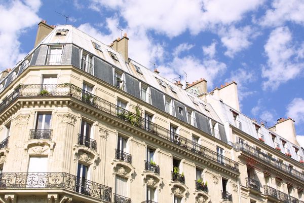 Immeuble haussmannien à Paris - image d'illustration