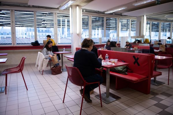 Les étudiants de l'IUT de Montreuil réclament la réouverture du restaurant universitaire (Illustration)