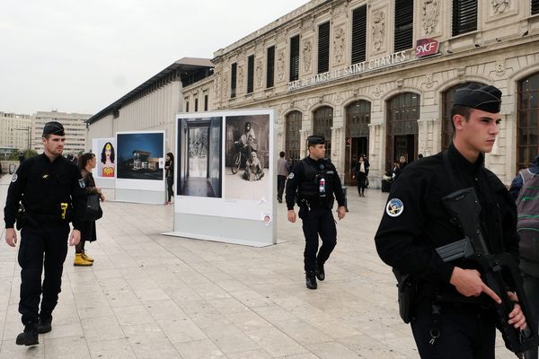 La vigilance est renforcée en gare Saint-Charles depuis l'attaque au couteau du 1er octobre ayant fait deux victimes. 