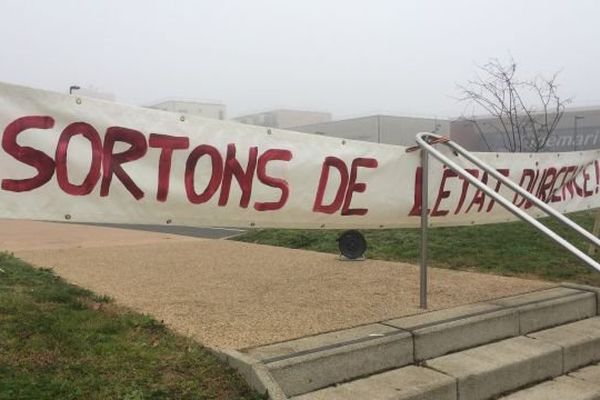 Les opposants à l'état d'urgence et à la déchéance de nationalité manifestent dans toute la France