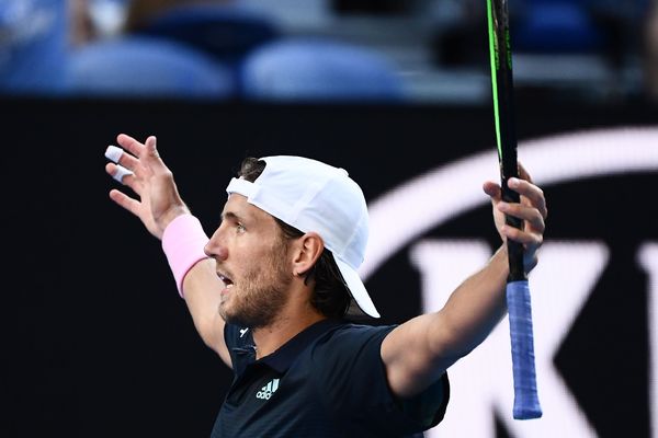 Lucas Pouille célèbre sa qualification en demi-finale de l'Open d'Australie, le 23 janvier.