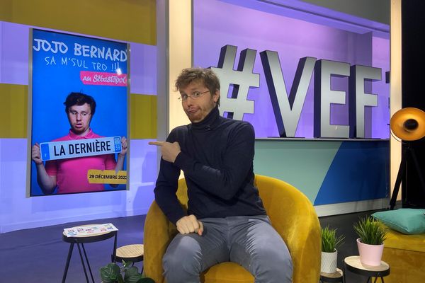 La dernière de "Sa m’sul tro !" pour l'humoriste Jojo Bernard avant une longue pause, ici sur le plateau de "Vous êtes formidables" le 12 décembre 2022.