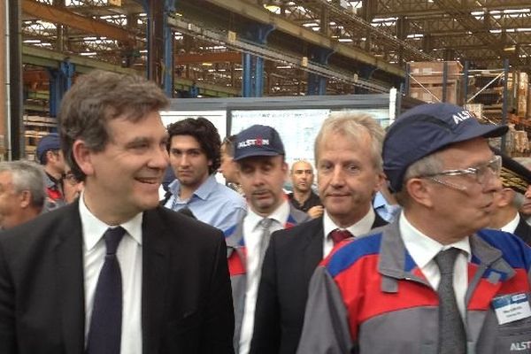 Arnaud Montebourg, ministre de l'Economie, avec Alain Gerlier directeur de l'usine Alstom du Creusot, en Saône-et-Loire