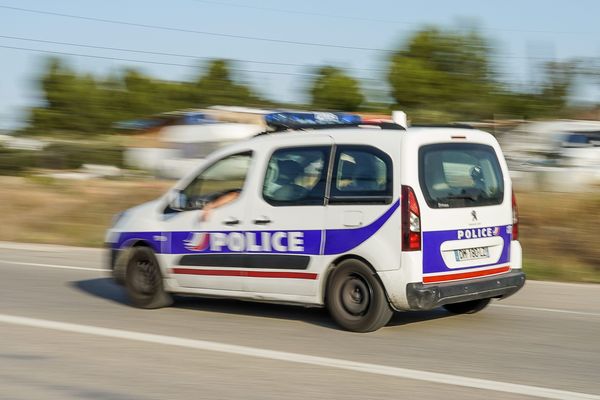 Une voiture de police, image d'illustration.