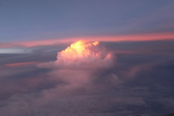 petit nuage vu d'avion