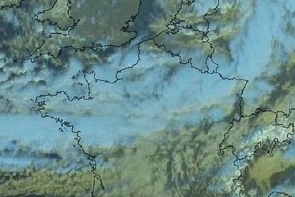 Des vents forts et des nuages sur l'Ouest 