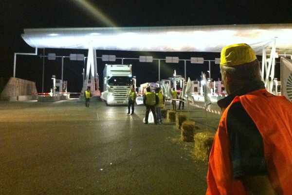 Les agriculteurs ont fouillé les camions pendant deux heures