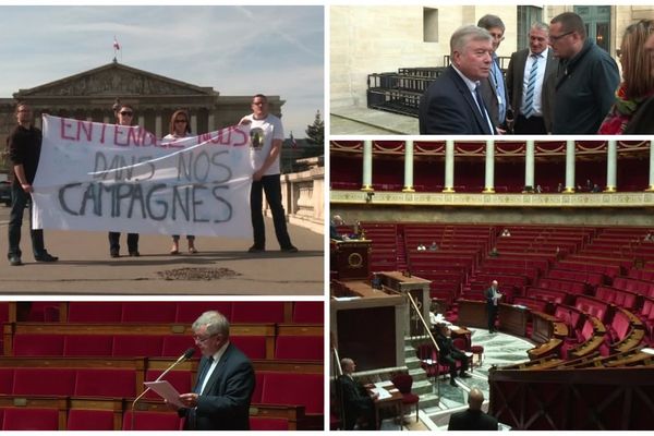 Les parents s'étaient réunis devant l'Assemblée Nationale. 