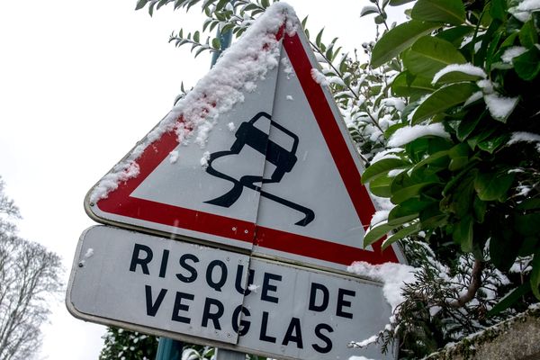 Neige Et Verglas L Indre En Vigilance Rouge L Indre Et Loire Et Le Cher En Vigilance Orange