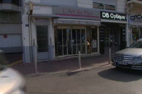 La boulangerie L'Art du pin, braquée ce lundi matin, se situe rue Jean-Jaurès, à Cannes.