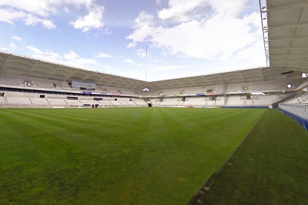 Sur la pelouse du Stade de Reims.