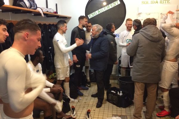 La joie et le soulagement des joueurs de Moulins-Yzeure assurés de poursuivre la compétition en Coupe de France de football.