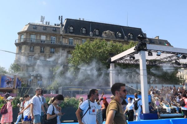 Des brumisateurs ont été installés dans plusieurs endroits de la capitale en période de fortes chaleurs. (Illustration)