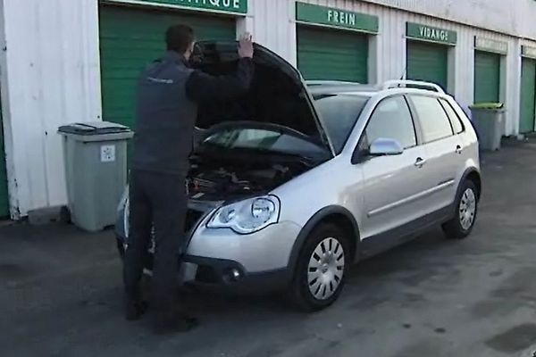 Les voitures n'aiment pas le froid, et c'est la ruée chez les garagistes et vendeurs d'accessoires !