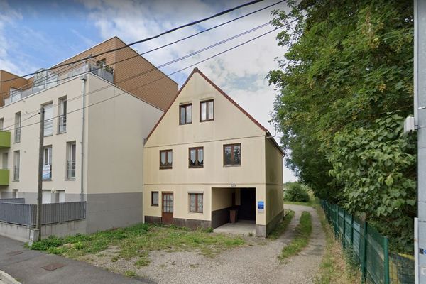 C'est dans l'incendie de cette maison de la rue des 4 lemaire à Amiens qu'un homme est mort.