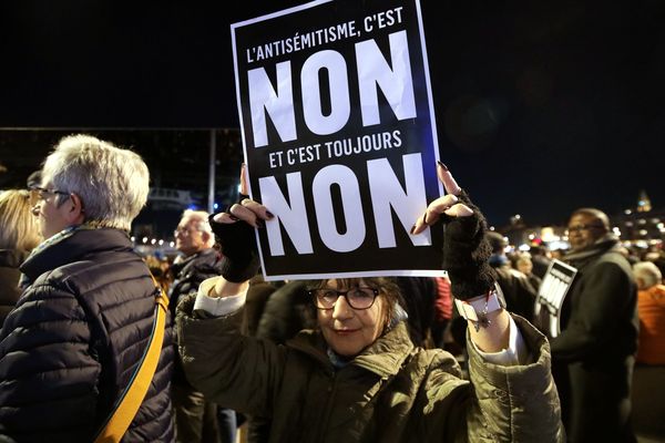 Suite à la multiplication des actes antisémites en France, les Marseillais ont répondu à l'appel de rassemblement national pour lutter contre la discrimination sous l'Ombrière du Vieux Port à Marseille (19/02/2019)