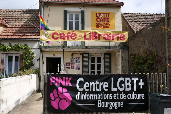 Le centre d'informations LGBT+ a ouvert en 2018 au P'tit café.