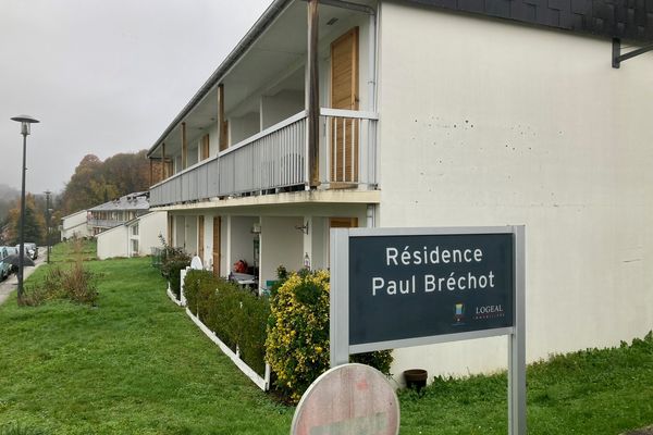 C'est dans cette résidence de la commune de Rives-en-Seine (76) qu'a été découvert le corps du jeune homme de 25 ans.