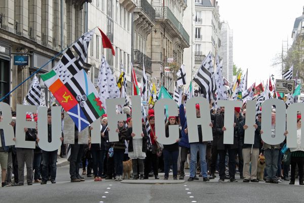 Manifestation à Nantes le 19 avril 2014 pour la réunification de la Bretagne