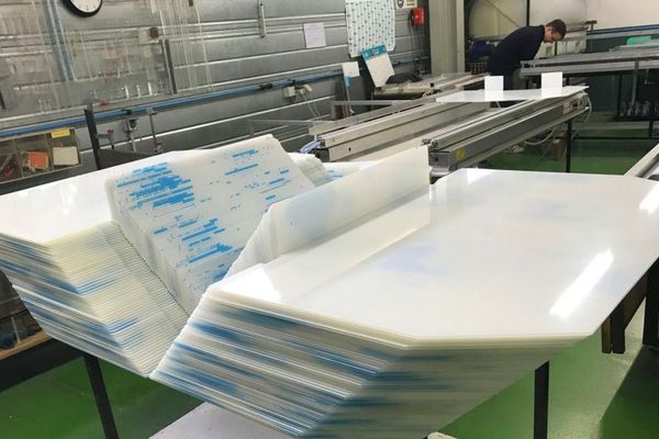 Pendant le confinement, l'entreprise meusienne Form XL a vendu 13.000 vitres de protections. 