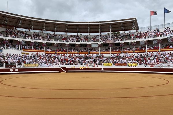 À l'intérieur des arènes de Dax dans les Landes à l'occasion de la feria (archives )