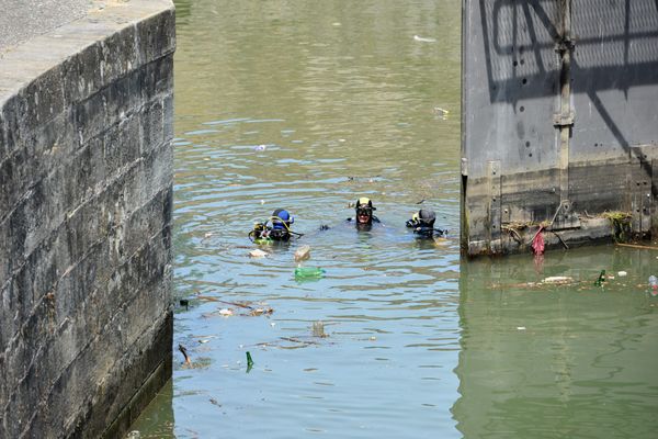 Les sapeurs-pompiers de la Haute-Garonne ont repêché un corps sans vie dans une écluse à Toulouse. Image d'illustration.