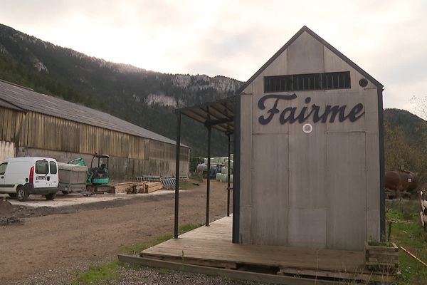 Fairme est une start-up grenobloise qui transforme le lait en produits laitiers directement sur l'exploitation agricole.