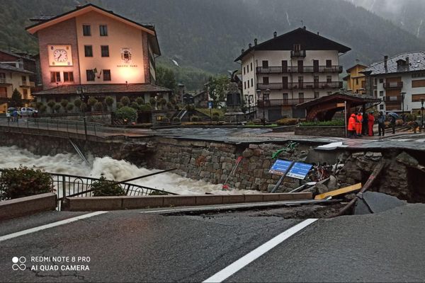 Le nord de l'Italie a été touché par d'importantes intempéries, causant la mort d'un pompier volontaire dans le Val d'Aoste.