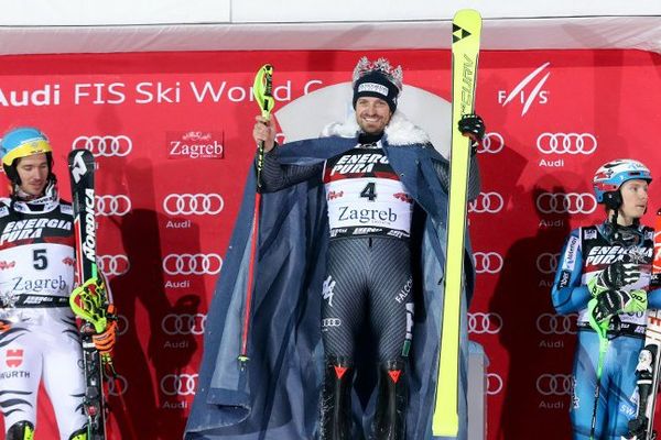 Manfred Moelgg sur le podium devant Felix Neureuther (gauche) et Henrik Kristoffersen (droite) à Zagreb, le 5 janvier 2017. 