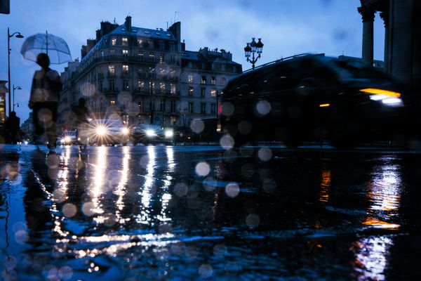 De fortes pluies se sont abattues jeudi soir à Paris. Un homme est décédé dans le 19eme arrodissement après la chute d'un arbre