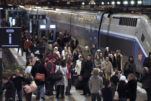 Suite à des dégradations sur des câbles de cuivre, le trafic a été fortement perturbé sur les lignes TGV Sud-Est hier.