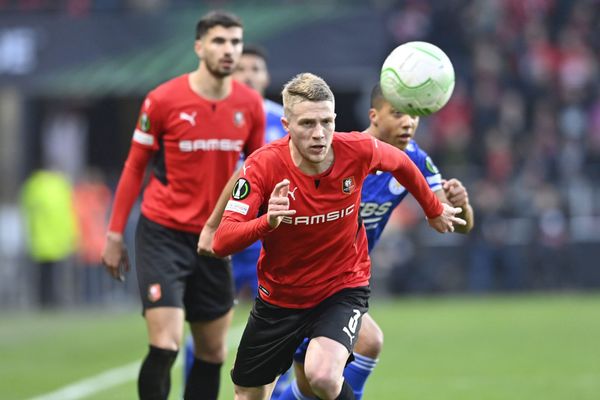 Suite au forfait de Théo Hernandez en défense de l'équipe de France de football, le Rennais Adrien Truffert a été appelé par Didier Deschamps.