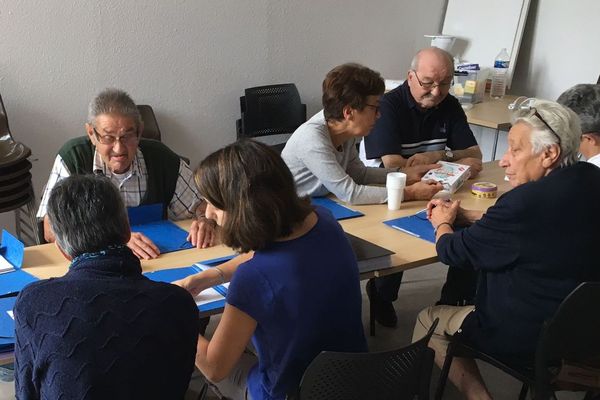 Comment travailler son attention et sa mémoire pour éviter ou retarder les problèmes ? Les « ateliers mémoire » organisés à Langeac (Haute-Loire) sont l’une des solutions pour les plus de 60 ans. 