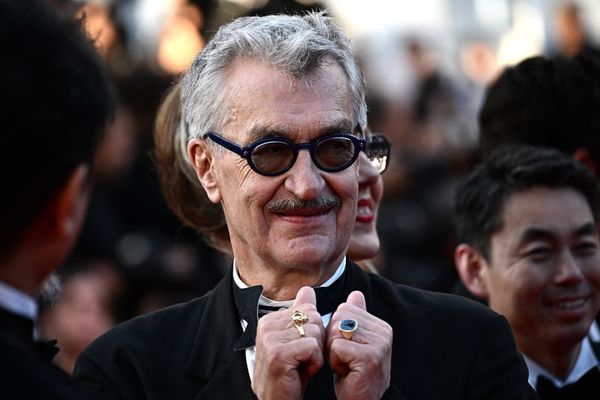 Wim Wenders lors de la cérémonie de clôture du 76e festival de Cannes en mai 2023.